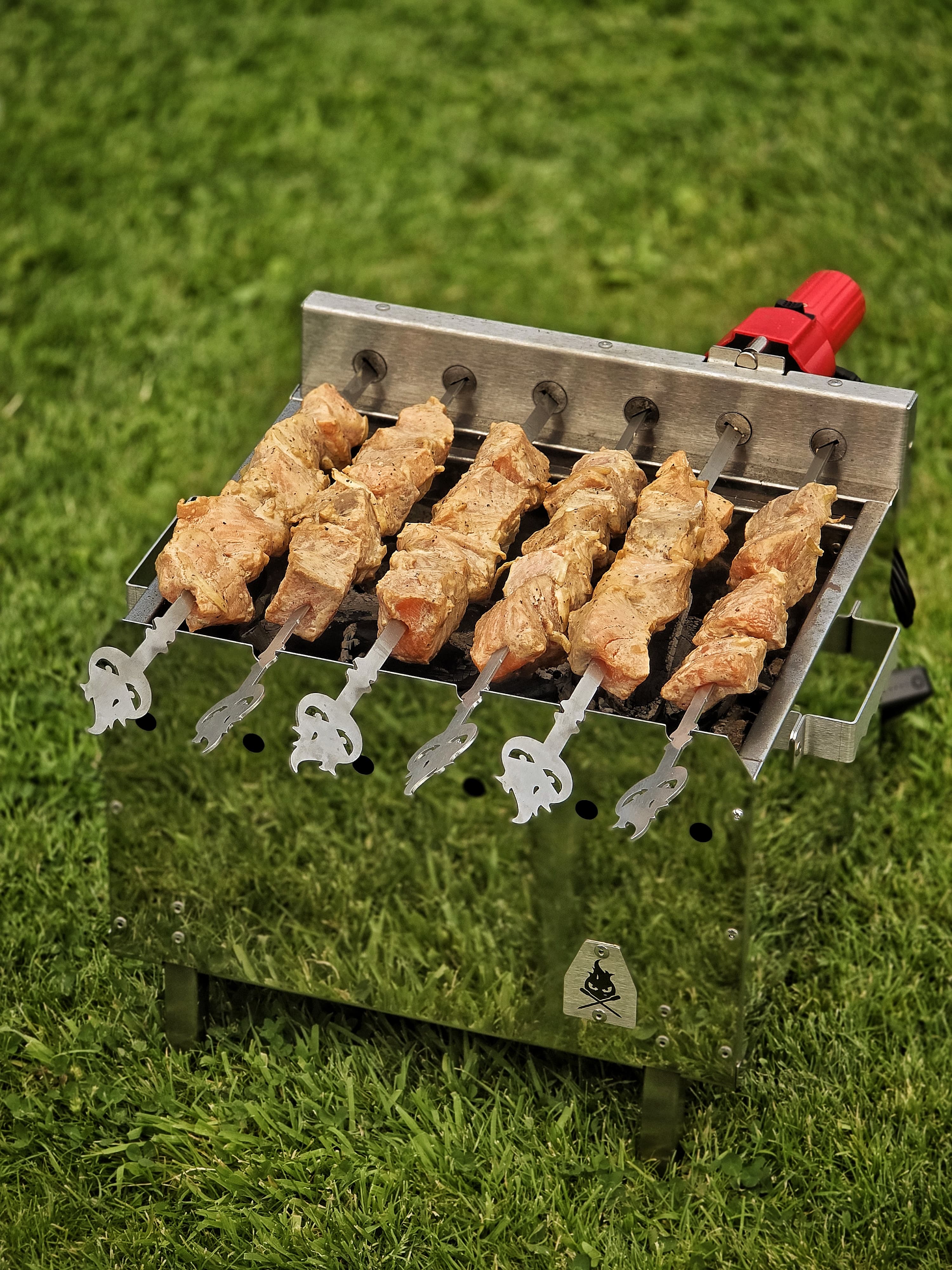 Kubik Mangal Schaschlik-Grill mit Drehspießaufsatz | Aganjok