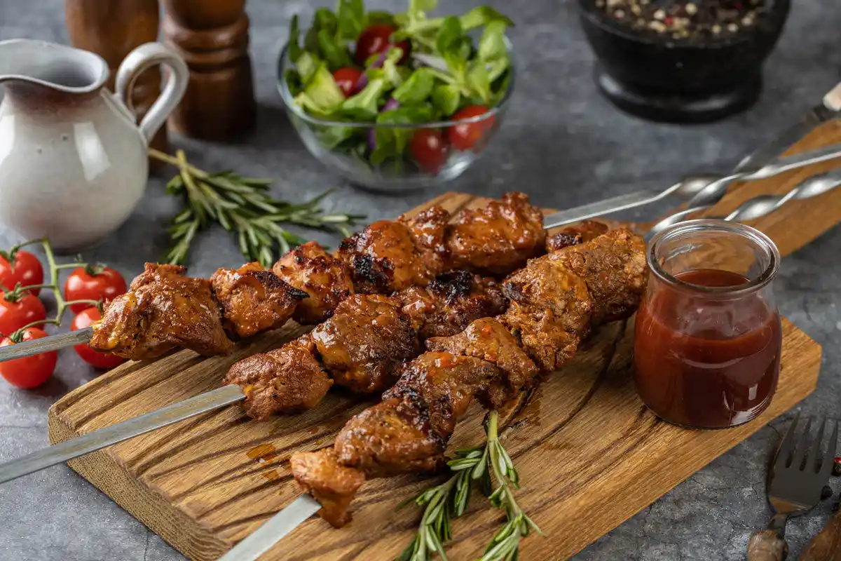 Schweine-Schaschlik BBQ – süß-rauchige Marinade mit Honig | mySchaschlik