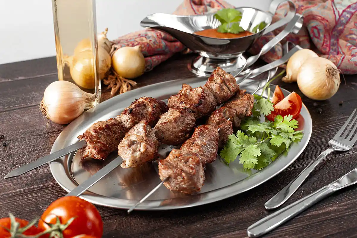 Schweine-Schaschlik Klassiker – mit Zwiebeln, Pfeffer & Essig | mySchaschlik