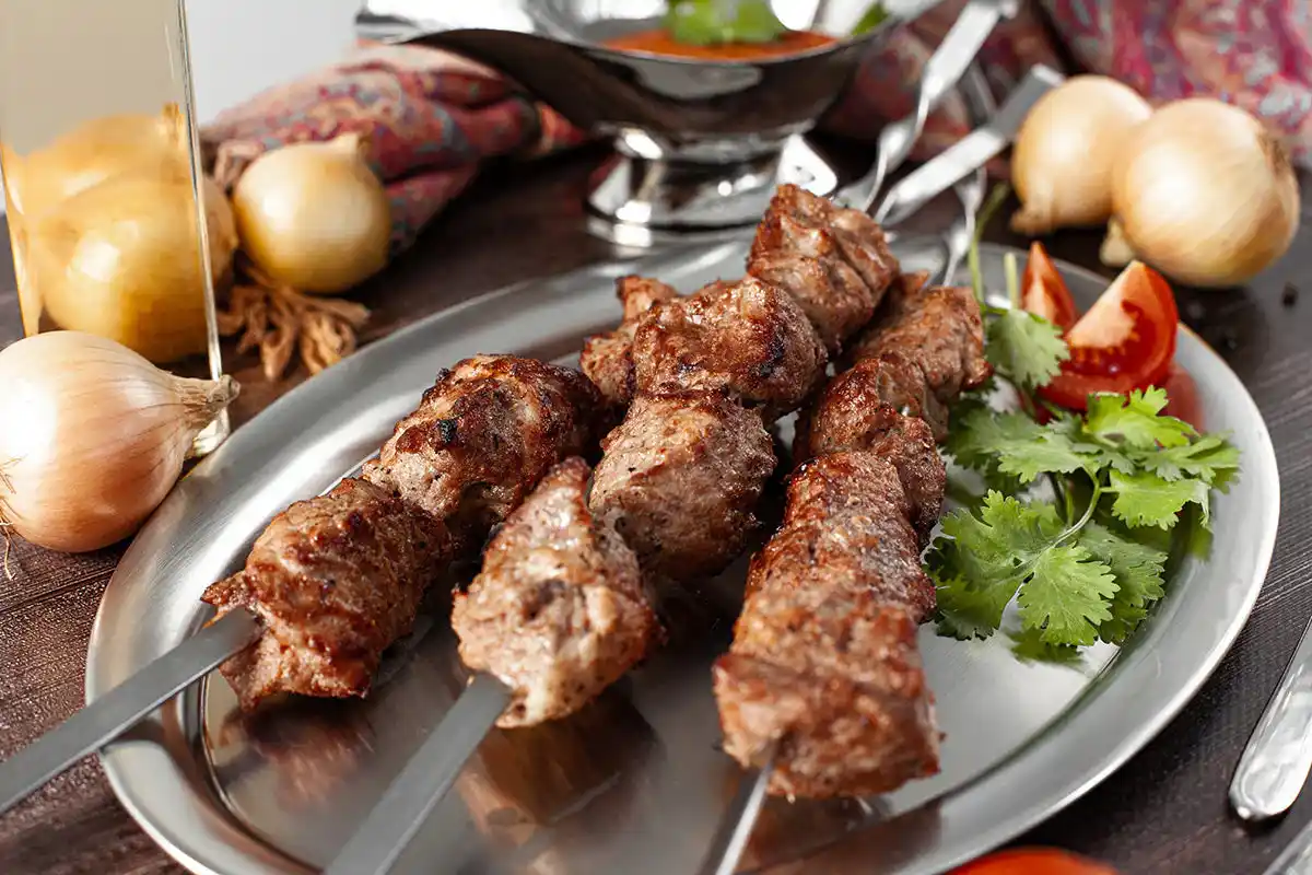 Schweine-Schaschlik Klassiker – mit Zwiebeln, Pfeffer & Essig | mySchaschlik - Image 2