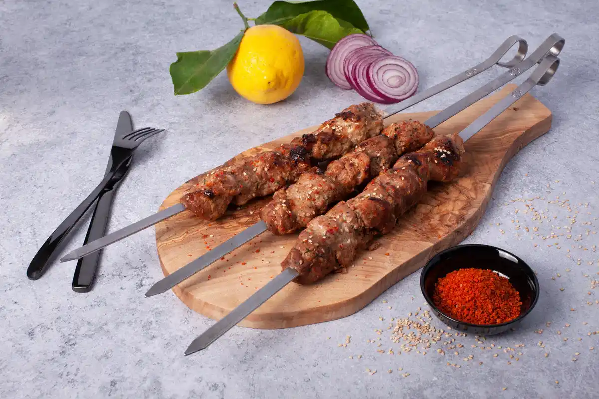 Schweine-Schaschlik Yakuza – mariniert mit Teriyaki, Chili & Sesam | mySchaschlik